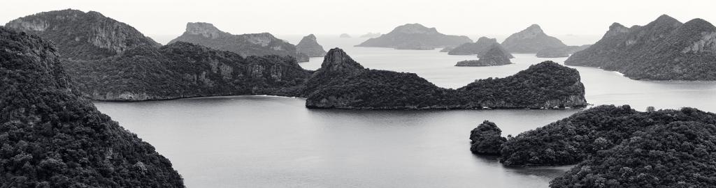 _DSC7604 Panorama_Master_2018-BW.jpg